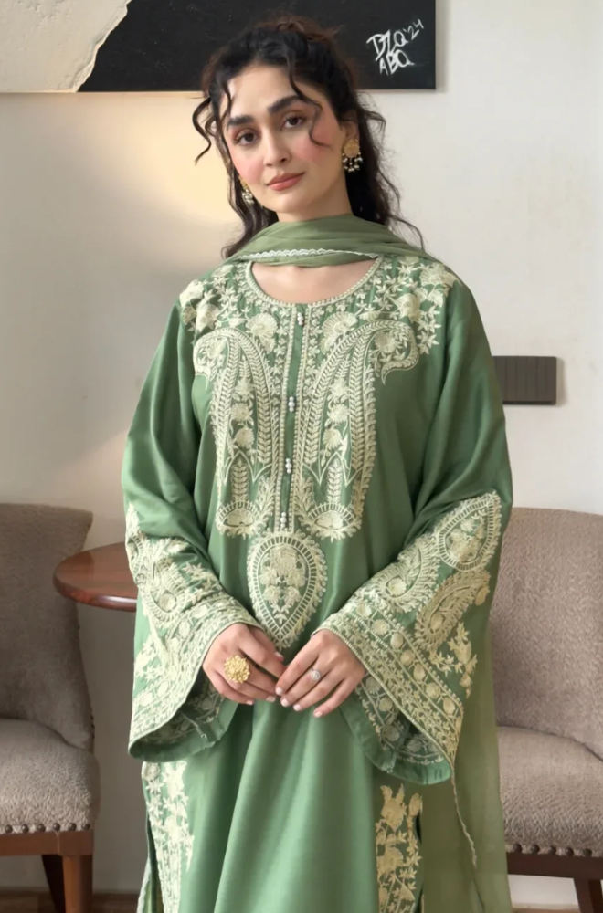 BATIK 3-PIECE LAWN EMBROIDERED SUIT WITH EMBROIDERED DUPATTA & TROUSER.