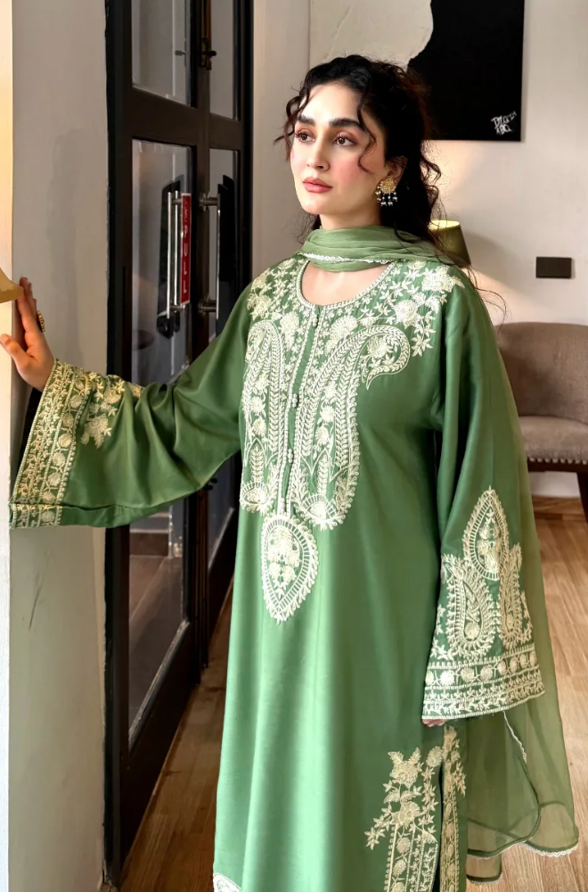 BATIK 3-PIECE LAWN EMBROIDERED SUIT WITH EMBROIDERED DUPATTA & TROUSER.