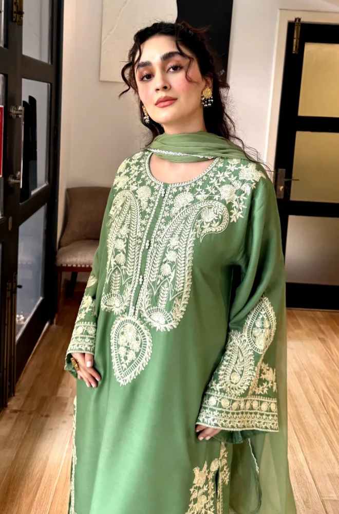 BATIK 3-PIECE LAWN EMBROIDERED SUIT WITH EMBROIDERED DUPATTA & TROUSER.